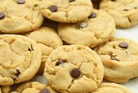 Chewy Chocolate Chip Cookies with Crispy Edges