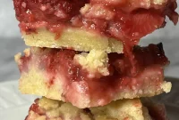 Homemade Strawberry Crumble Bars with Oat Crust