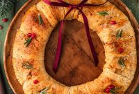 Flaky Bacon and Brie Crescent Wreath Recipe