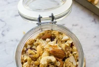 Homemade Low Sugar Granola: Crunchy Morning Recipe
