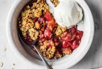 Strawberry Apple Crisp Recipe with Cinnamon Oat Topping
