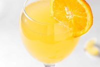 How to Make Agua de Valencia (Classic Valencia Cocktail)