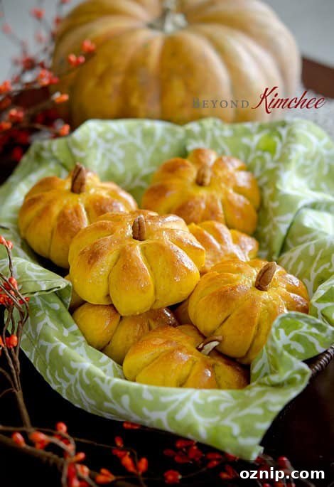 Pumpkin Dinner Rolls